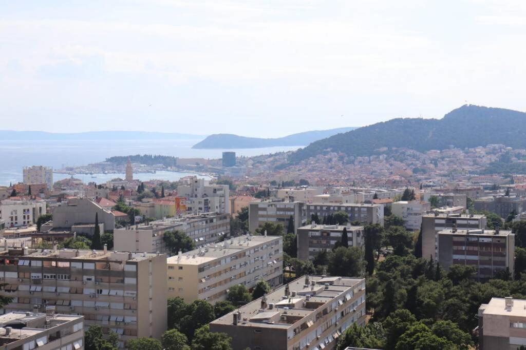 New! Top Apartment, Split View From Above Екстер'єр фото