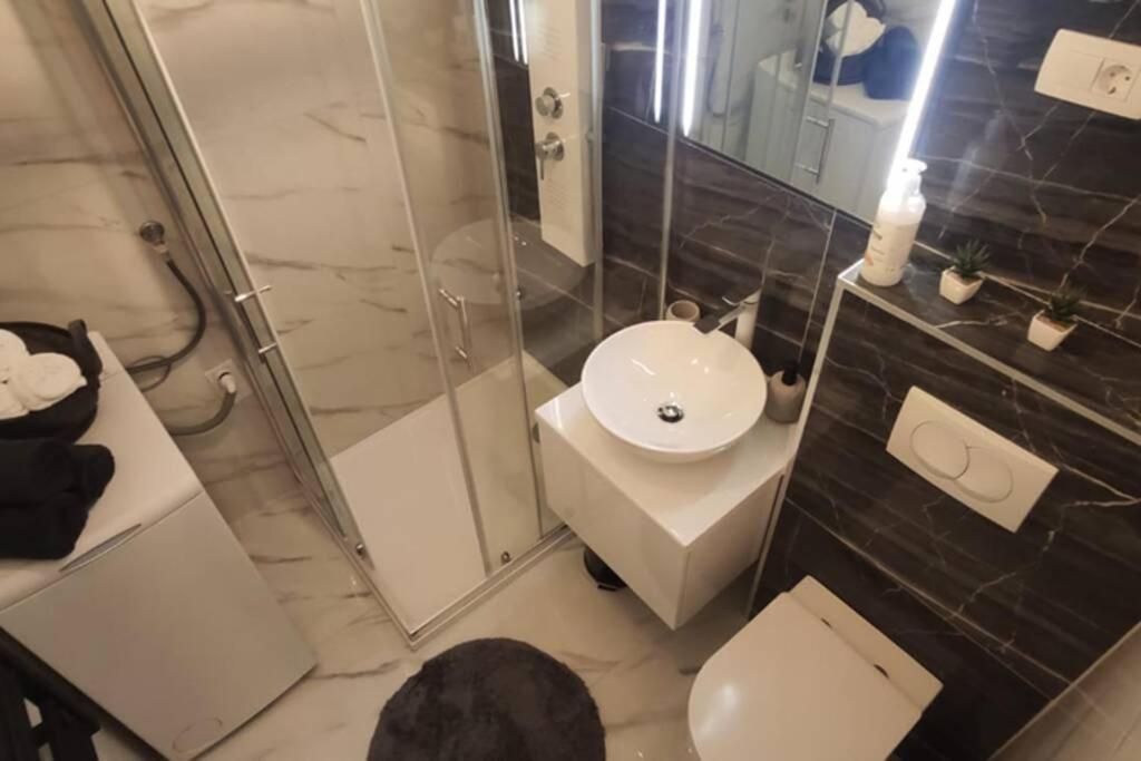 New! Top Apartment, Split View From Above Екстер'єр фото